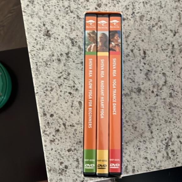 3 DVDs: The Shiva Rea Collection in DVD format! - Picture 3 of 4